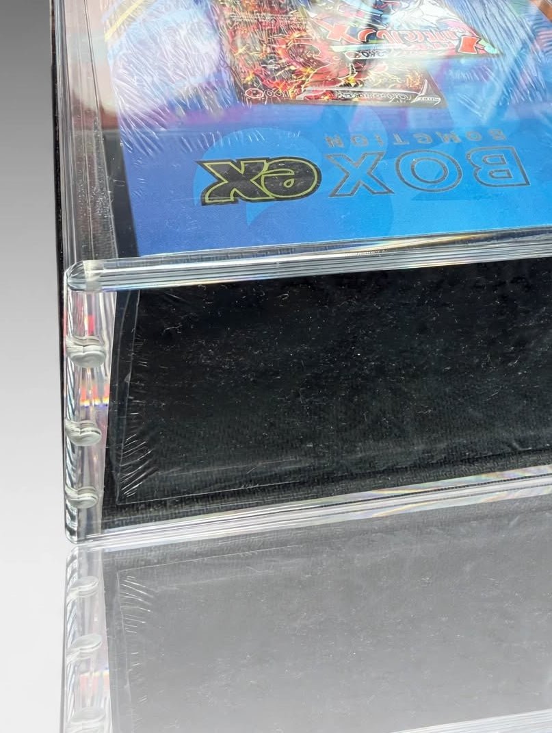 Mega Charizard / 151 Ultra Premium Collection Acrylic Display Case with Magnetic Lid - CoralGuard