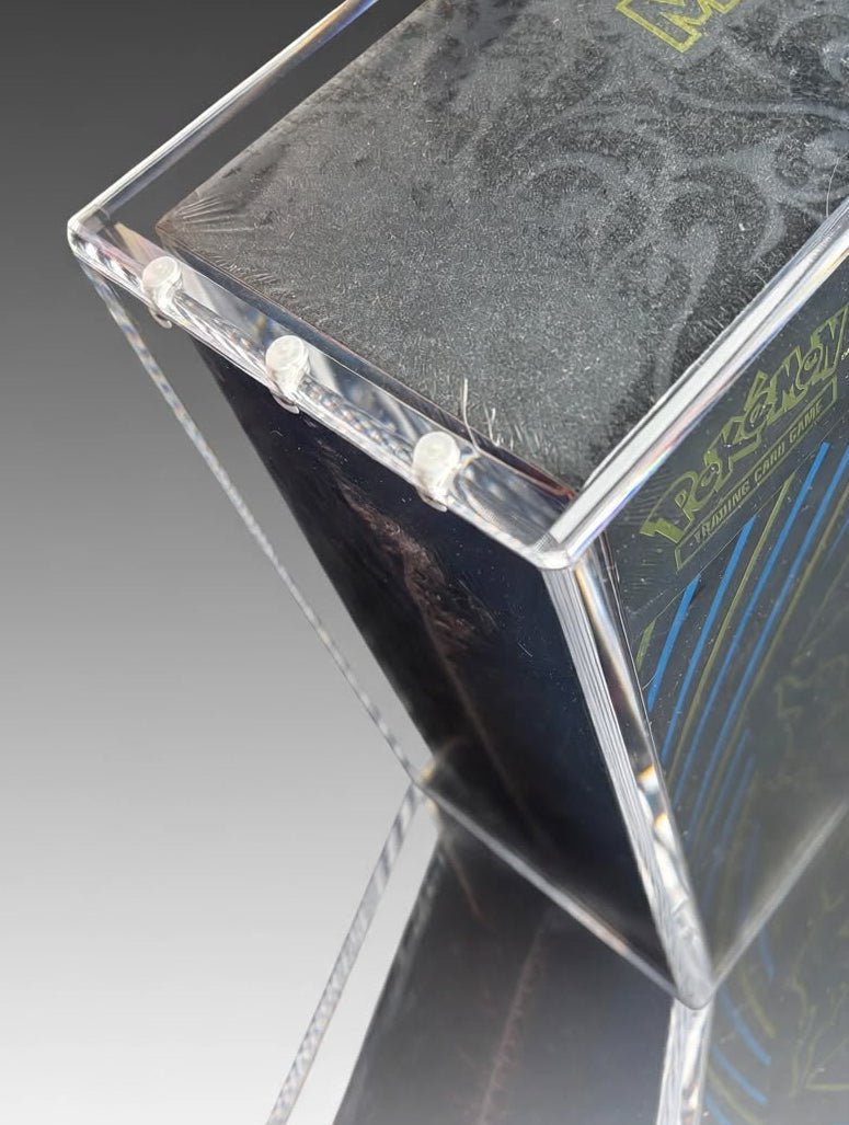Mega Charizard / 151 Ultra Premium Collection Acrylic Display Case with Magnetic Lid - CoralGuard